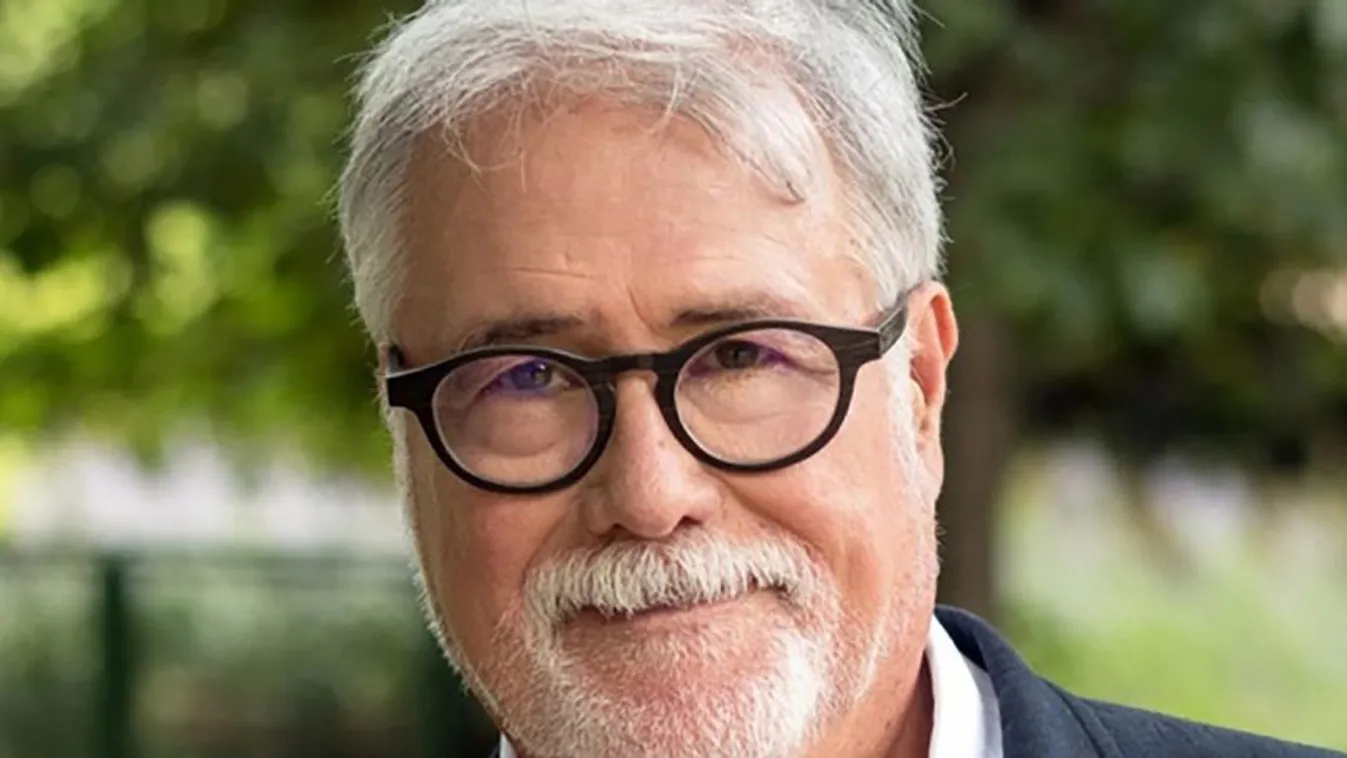 Nagy lebukás! Ez az ember adott Karácsonynak 500 milliót