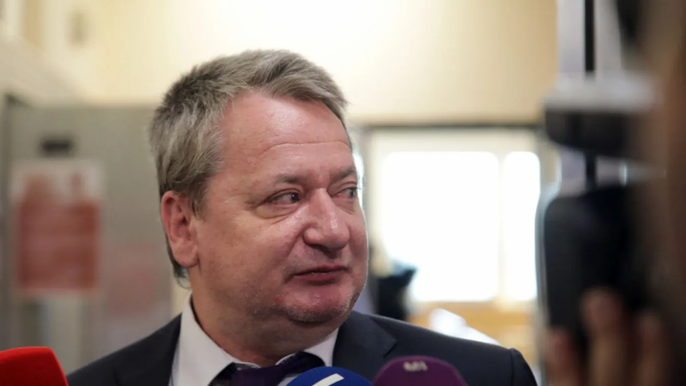 Nemzetközi elfogatóparancs Kovács Béla  volt jobbikos ellen