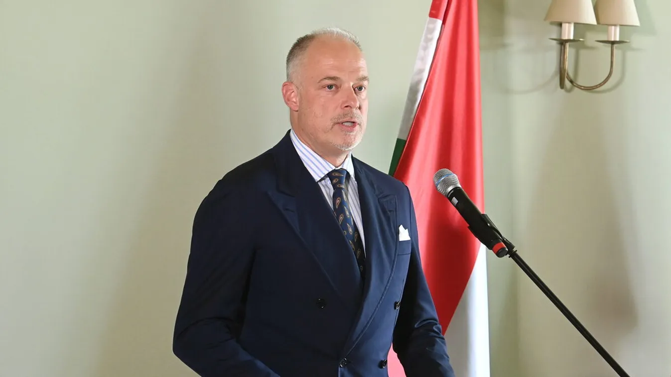 Szalay-Bobrovniczky Kristóf részvétét fejezte ki