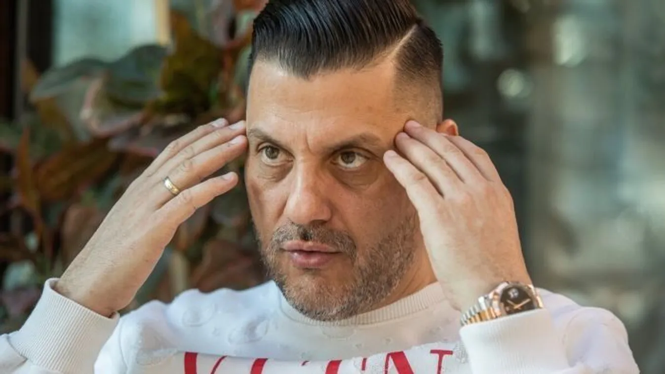 Összetörték Kökény Attila fiának a kocsiját