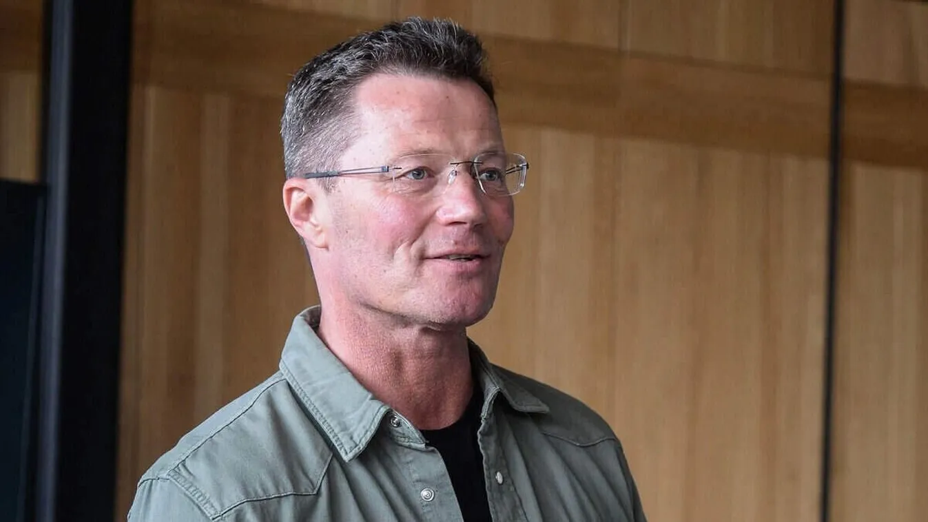 Stohl András árváknak ajánlotta fel milliós nyereményét