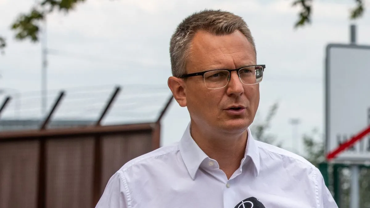 RÉTVÁRI Bence; BAKONDI György