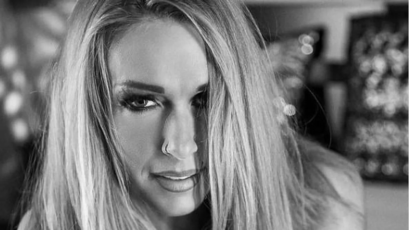 Molnár Anikó extrém fotón mutatta meg hatalmas melleit