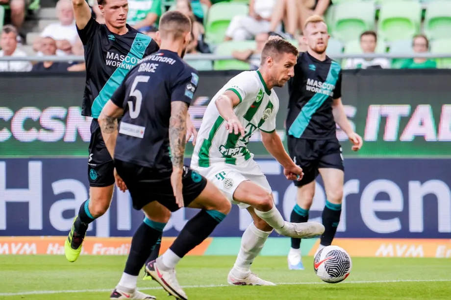 Varga Barnabás (középen) adta ,meg a kegyelemdöfést az íreknek