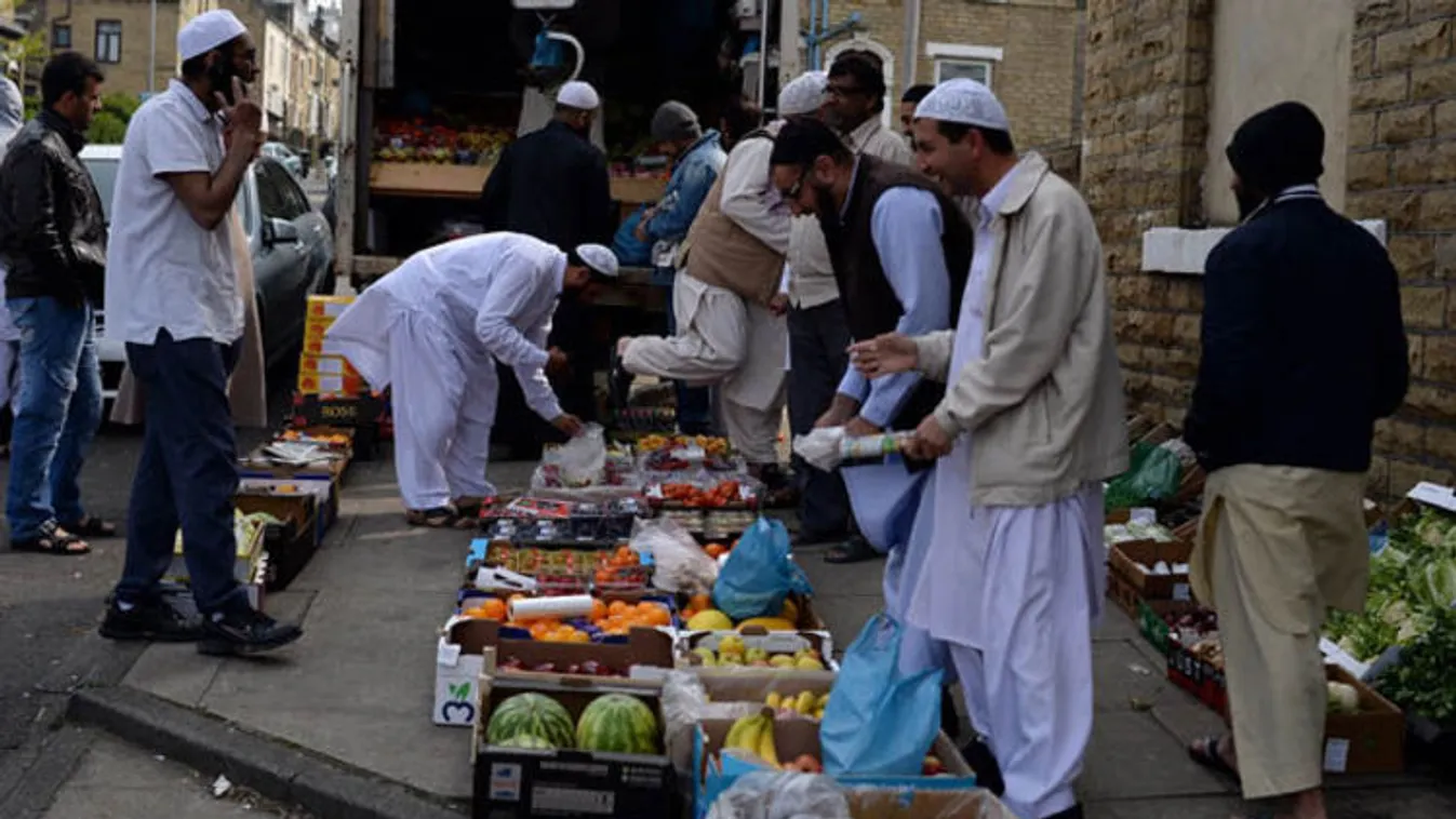 Városnyi migránsgettót kényszerítene Magyarországra Brüsszel