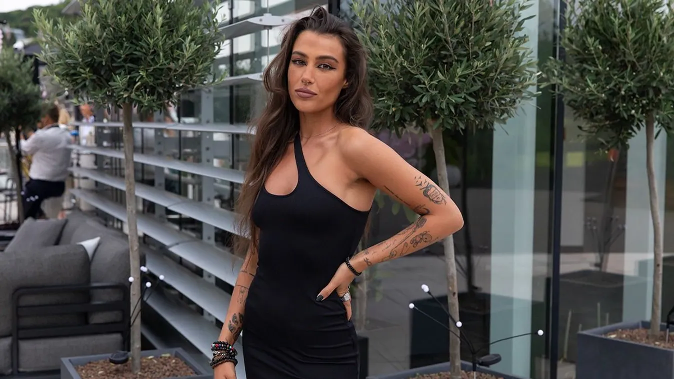 Furcsa játékkal szerelte le pimasz követőit Tóth Andi