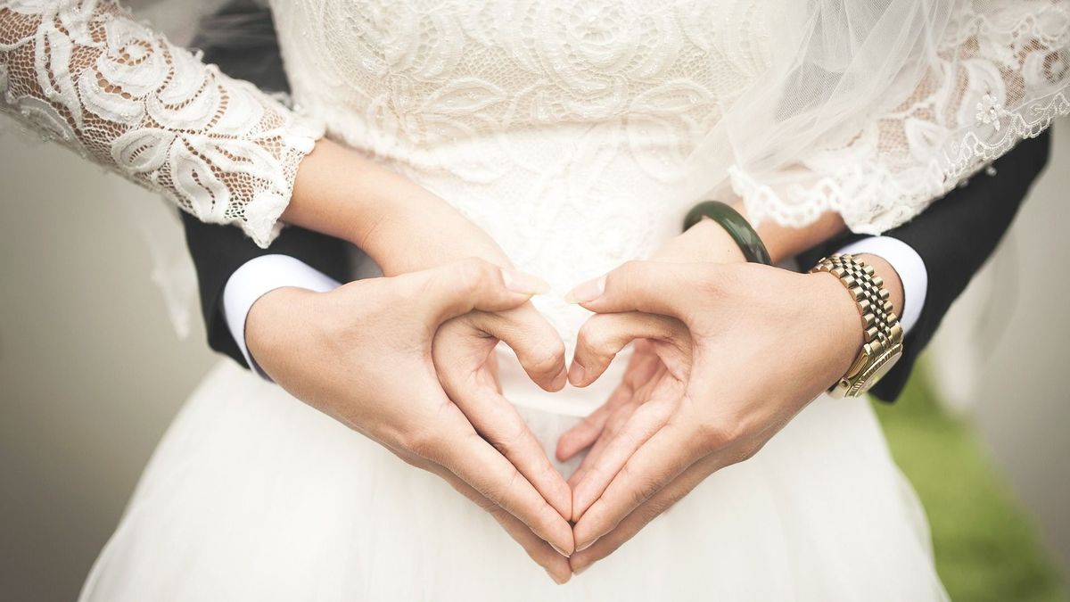 esküvő házasságkötés egybekelés sablon