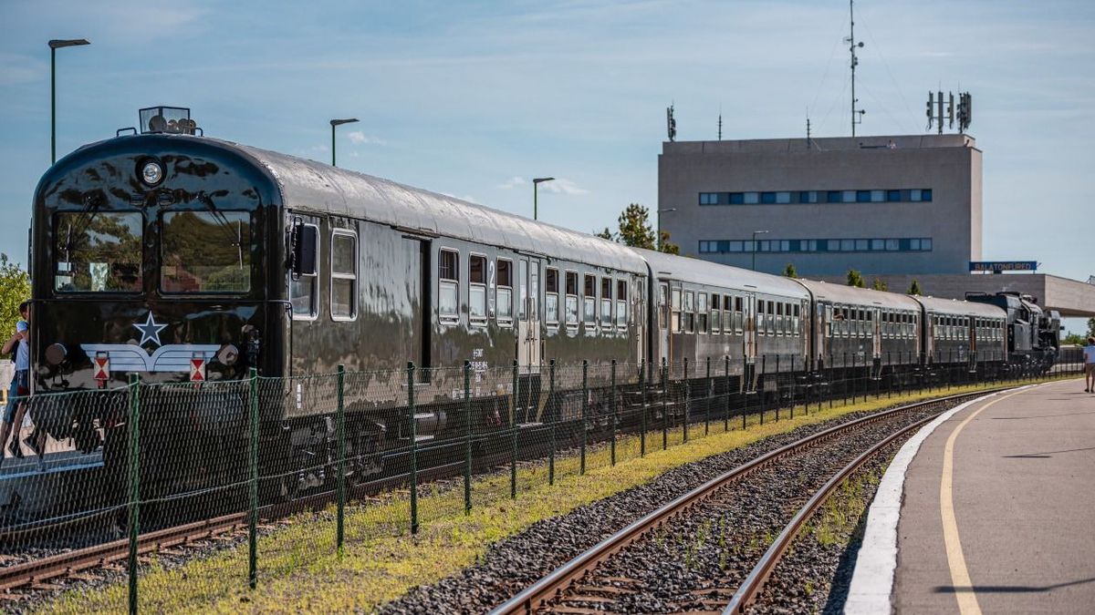 Repülj, vonatozz vagy akár buszozz vissza a múltba a Retró Hétvégén a Balatonnál