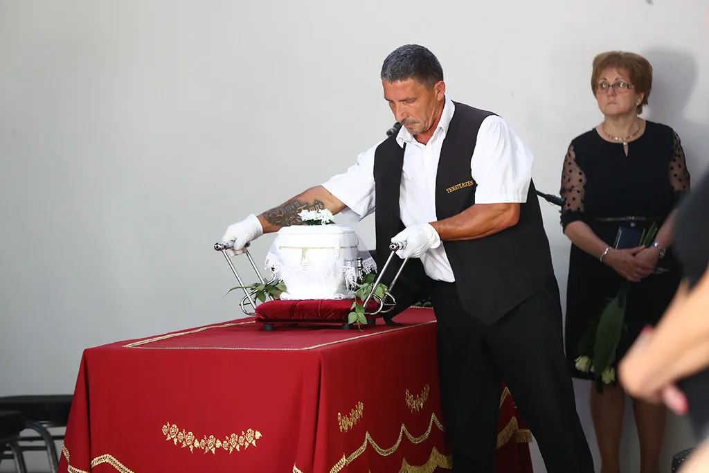 Temetik a négy gyermeket hátra hagyott édesanyát