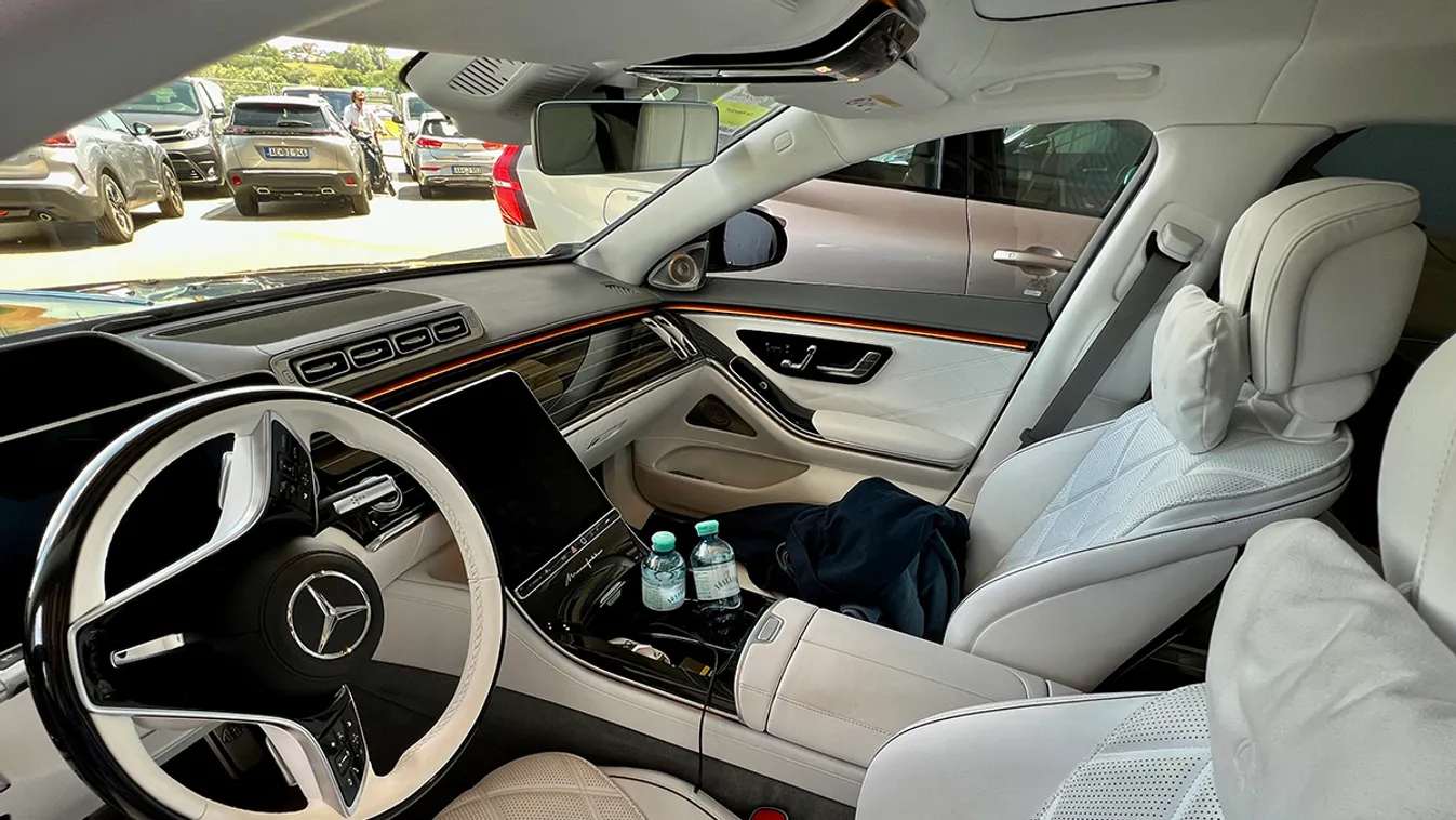 Különleges autócsodákkal érkeztek a sztárok