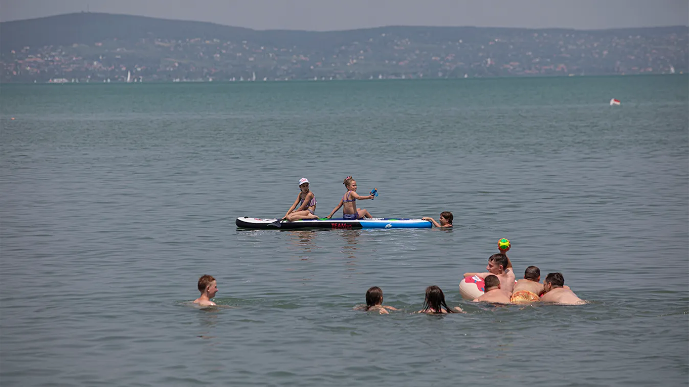 Itt van minden a vasárnapi Balaton átúszásról