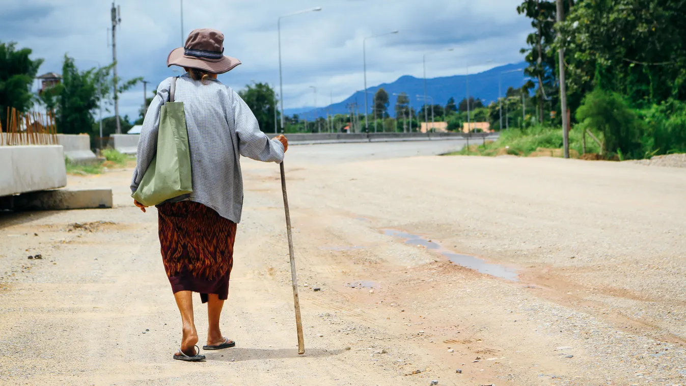 Vérre mennek a maszturbáló nő miatt a budakalásziak