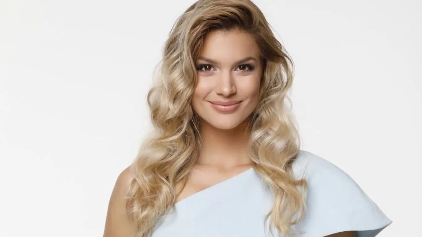 Rendesen feldühítette Weisz Fannit egy sofőr