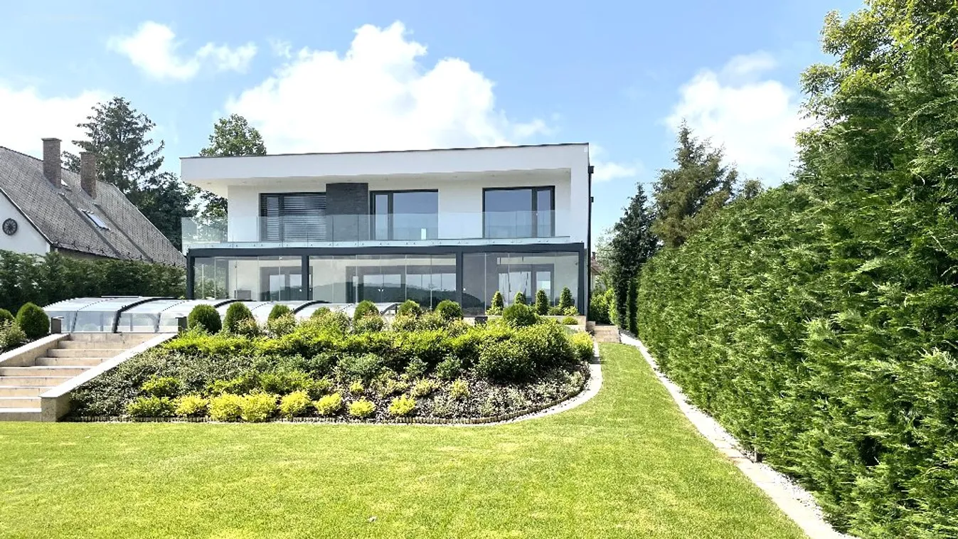 Medence vagy  télikert? Itt nem kell lemondani semmiről