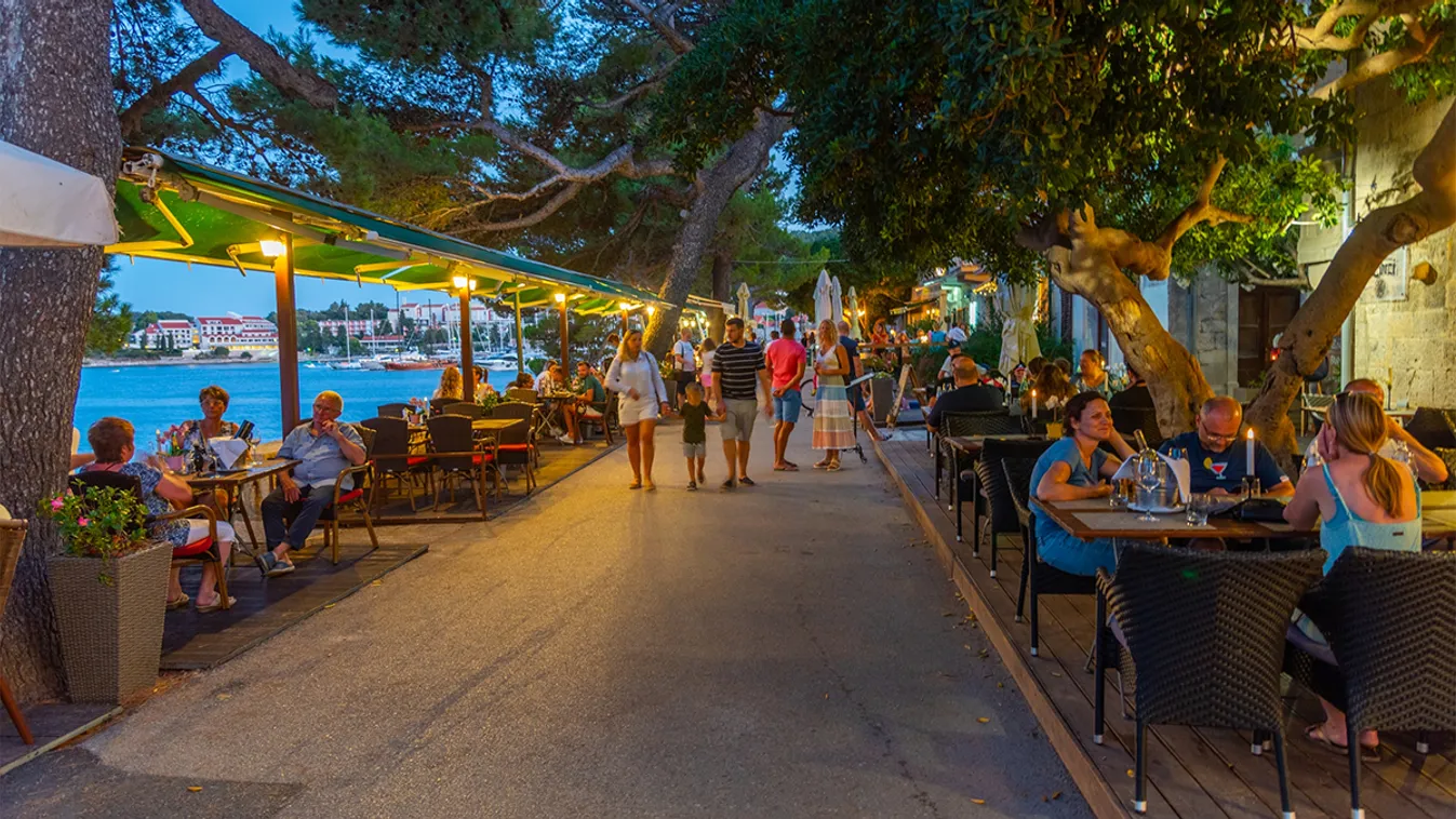 Lesújtott az árkalapács: drágult a horvát tengerpart