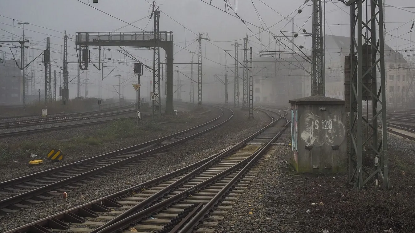 Harminc méter vasúti kábelt loptak el Győrben