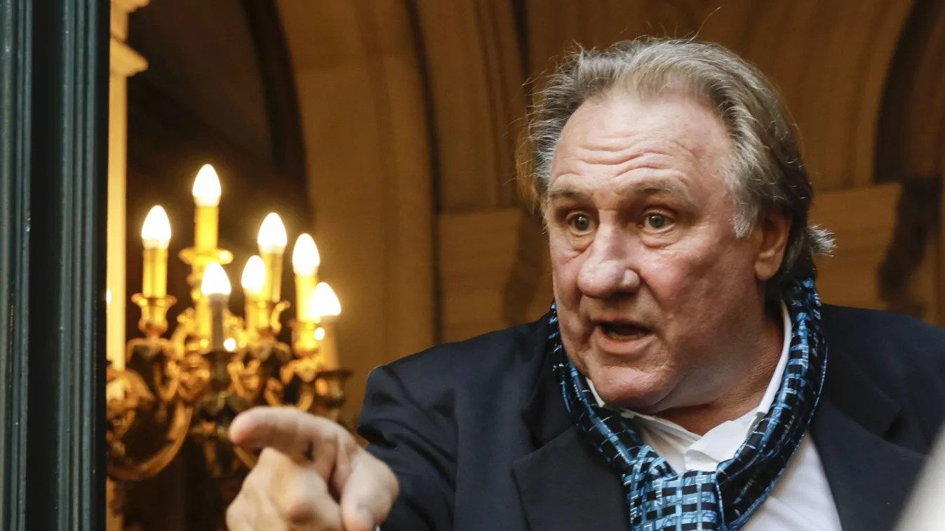 Depardieu felállt a kerekesszékből és levizelt egy autót