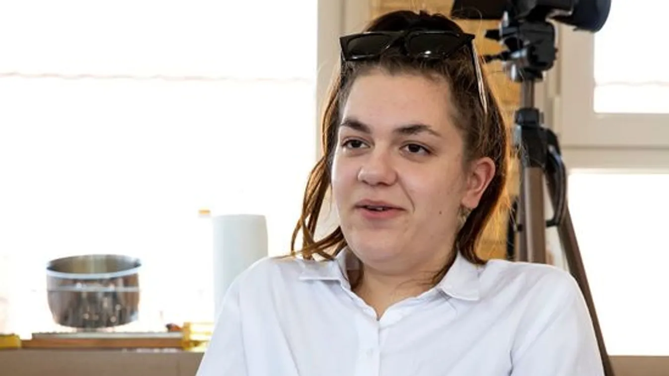 Rózsaszín lufikkal jelentette be az örömhírt Gáspár Virágról