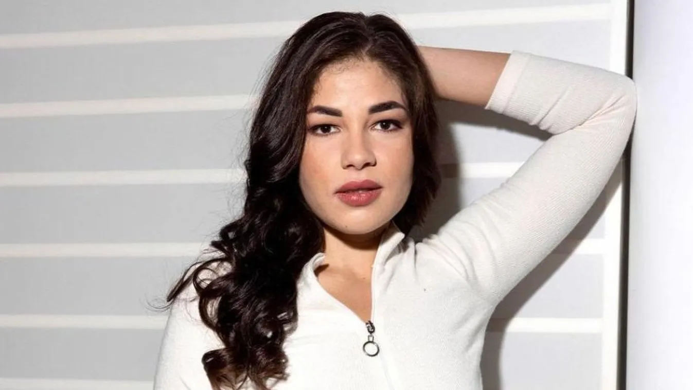 Gáspár Evelin ismét bikinire vetkőzött