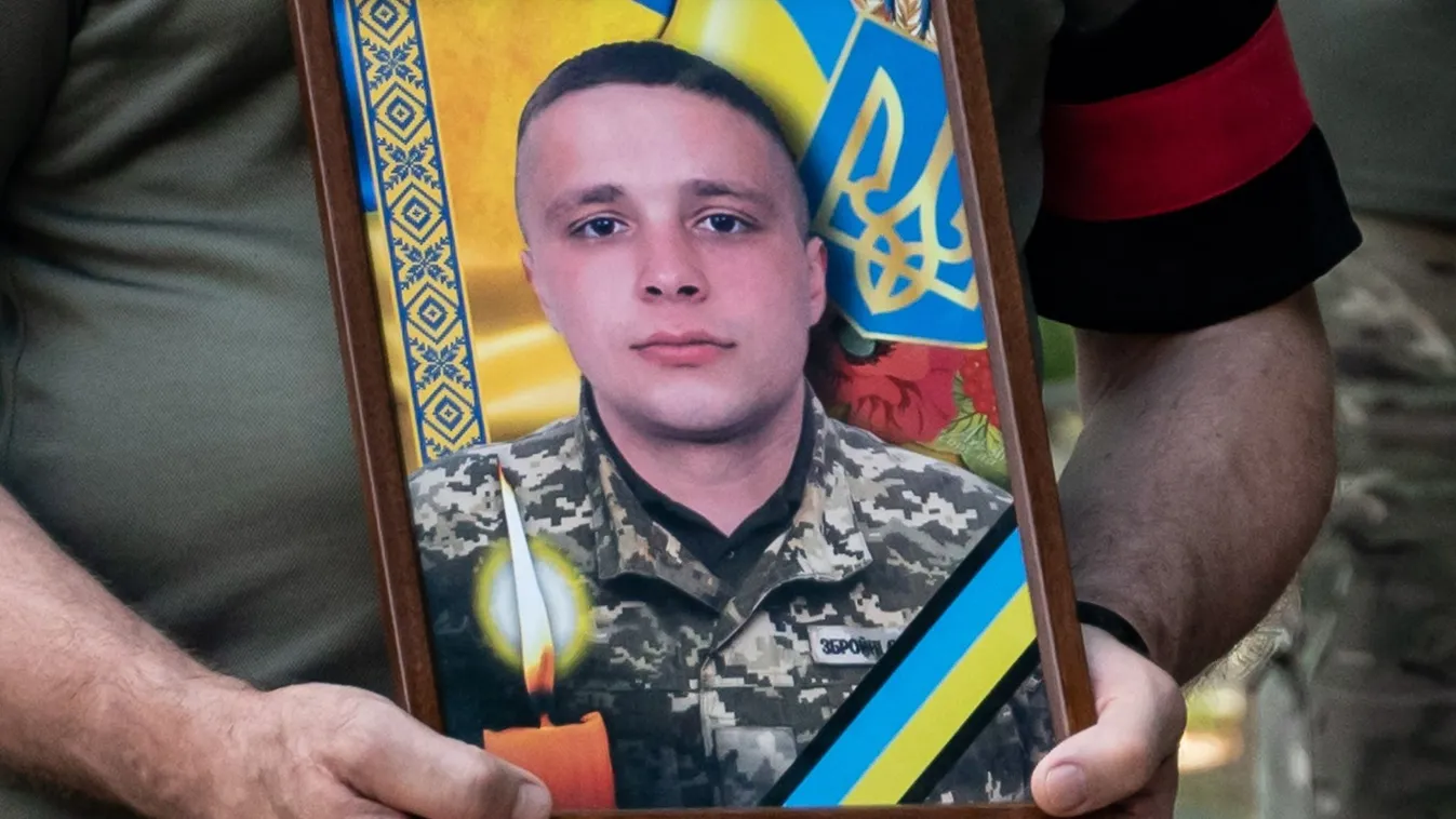 Térdre rogyva búcsúzott Ungvár a 27 éves háborús hőstől