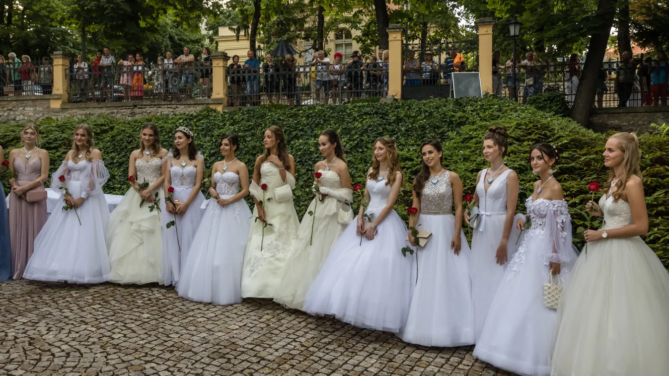 Ő lett a 198. Anna-bál szépe - fotó