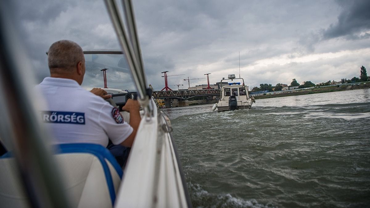 A Dunába zuhant egy fiatal nő a Petőfi hídnál