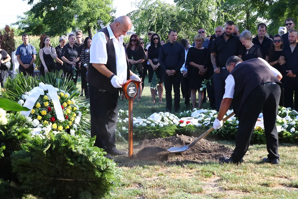 Temetik a négy gyermeket hátra hagyott édesanyát