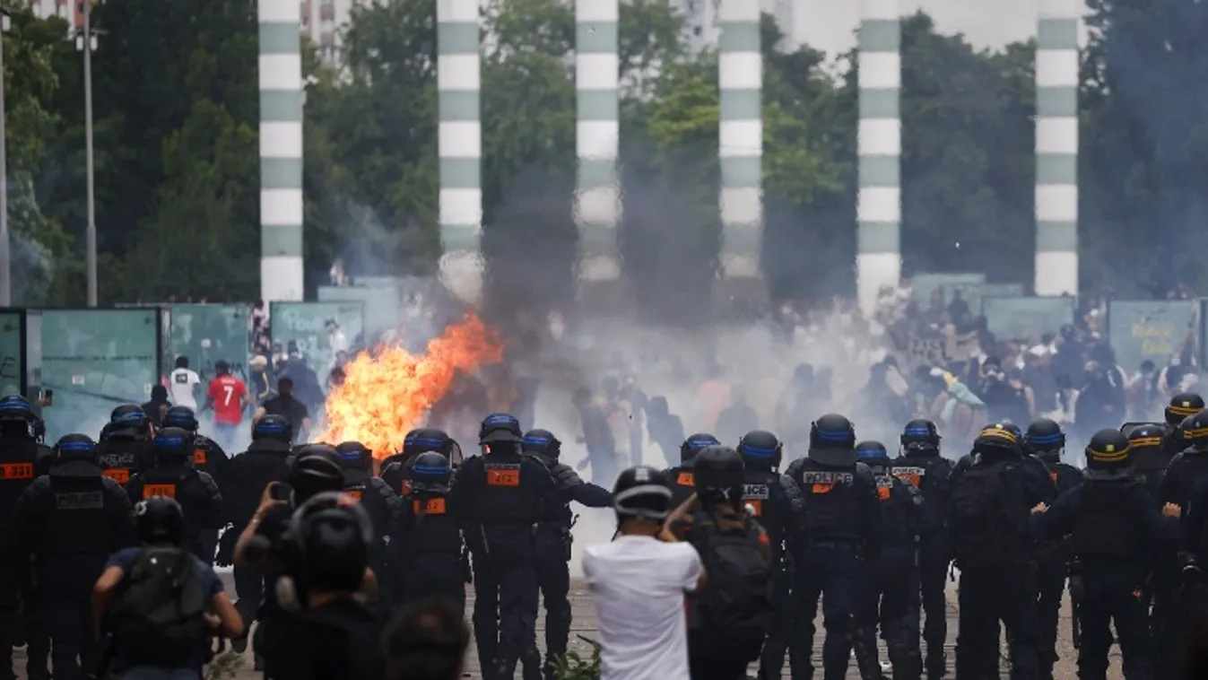 Betiltják a tűzijátékokat Franciaországban