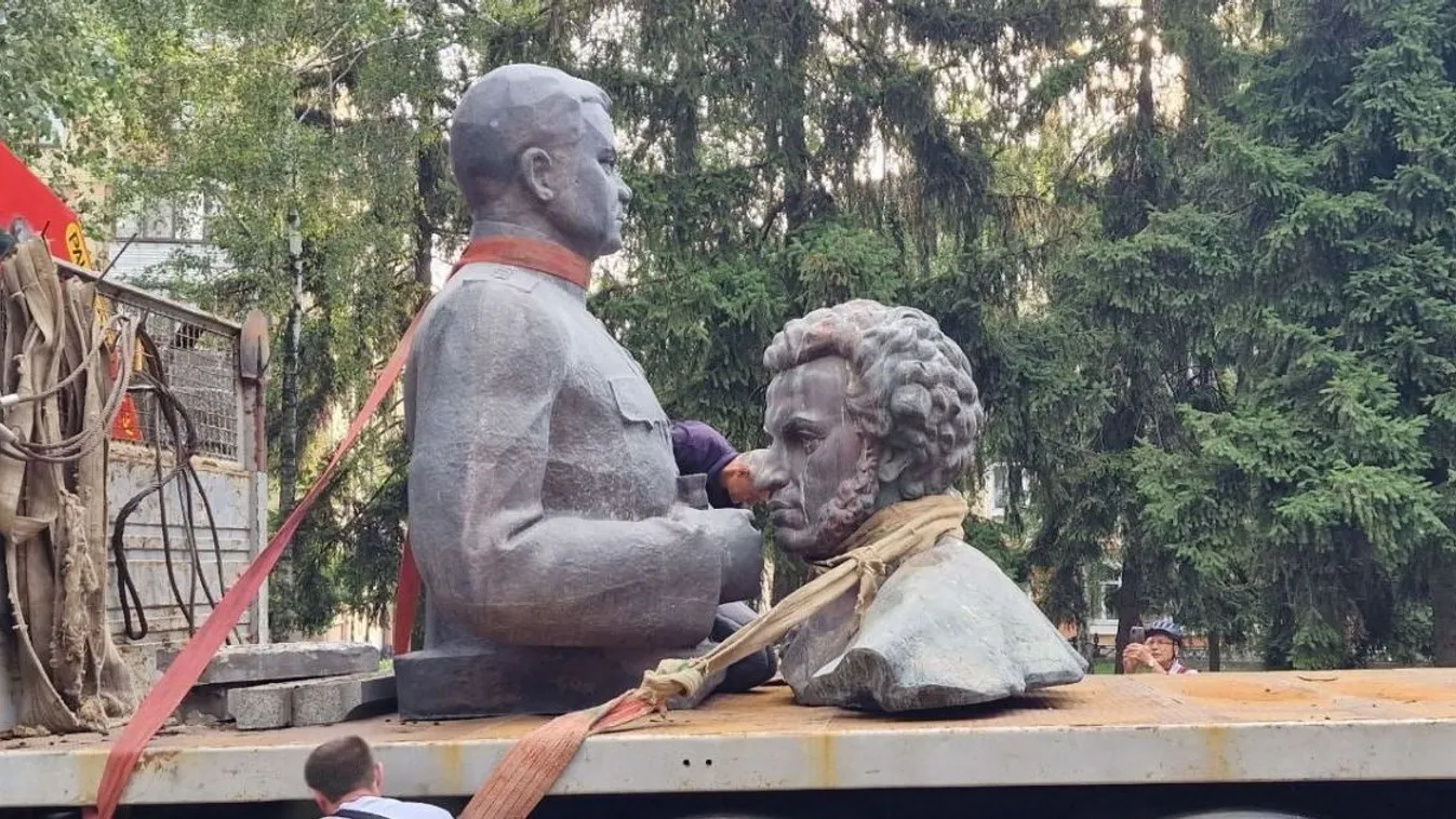 Lebontották Puskin emlékművét a kelet-ukrajnai Poltavában