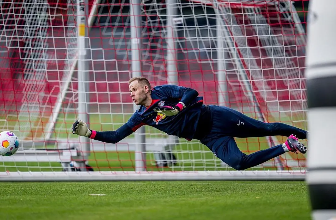 Gulácsi Péter azért dolgozik, hogy az új szezonra bevethető legyen