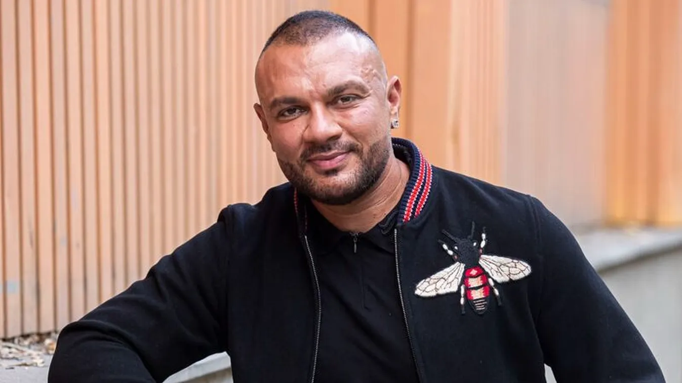 Szőke bombázónak csapja a szelet Gáspár Laci