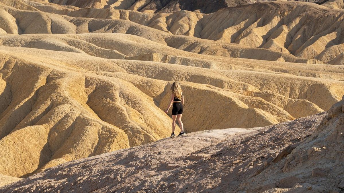 A Halálvölgy az új őrület: vonzza a turistákat az 58 fokos katlan - videó