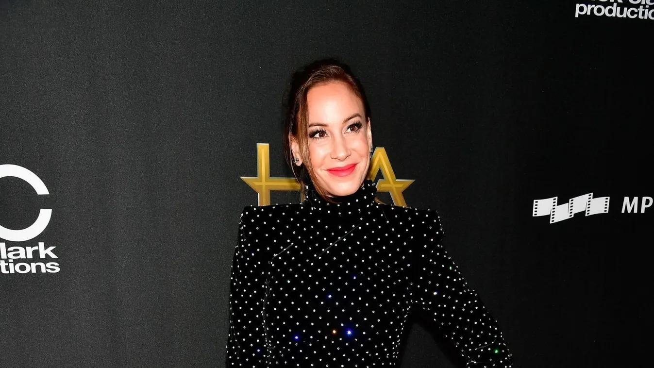 Jön a baba? Árulkodó fotó készült Vajna Timiről