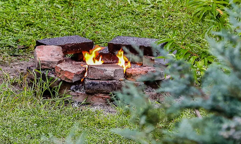 tűzgyújtás, tilalom, tűzrakó, bogrács