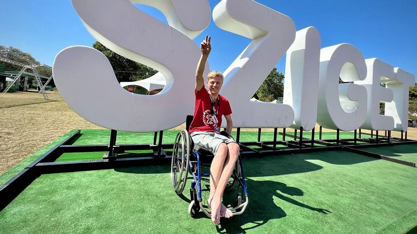 Zsolt mozgáskorlátozottként is élvezi a Szigetet