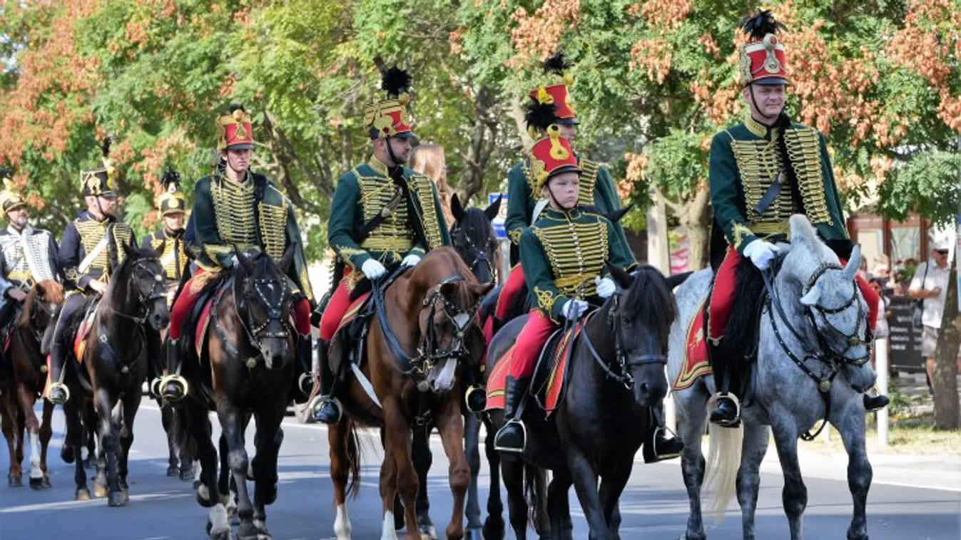 Szalay-Bobrovniczky Kristóf: A huszár mi vagyunk!