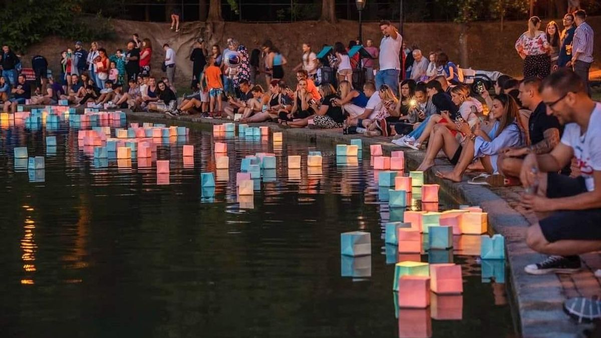 Gyertyaúsztatással várja a Romantika Fővárosa a szerelmeseket