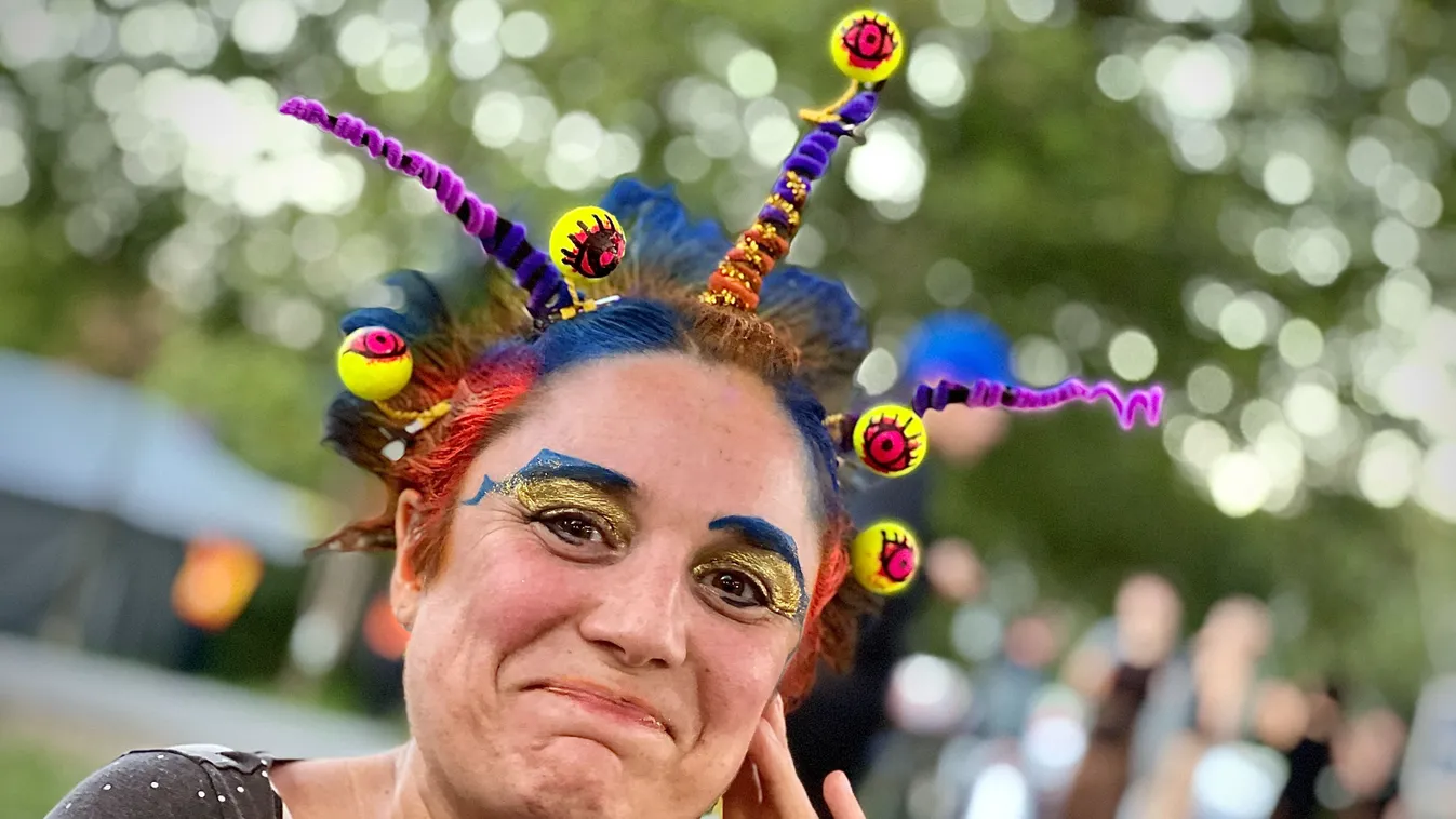 Extravagáns: Grincs frizura az idei trend a Szigeten