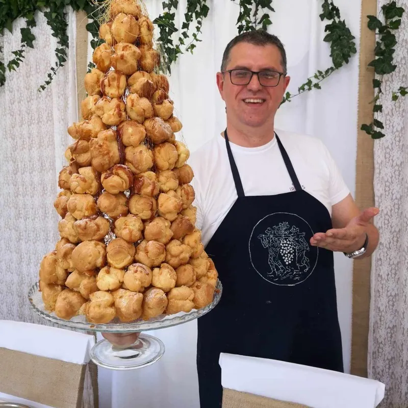 Paskó Csaba pap és séf