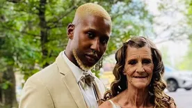 Gyereket akar 24 éves férjétől a 61 éves asszony