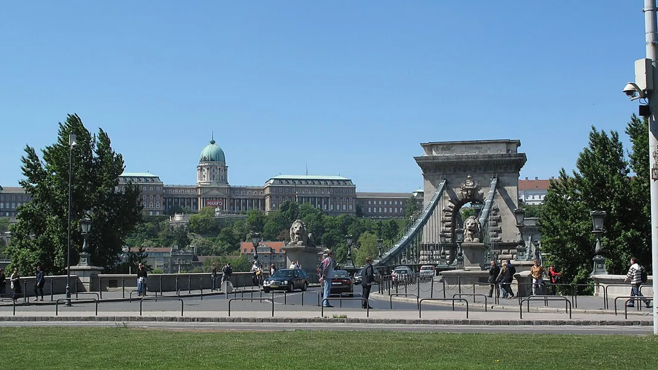 Nem igaz, hogy akadályozták a Széchenyi-tér felújítását