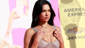 Egymásnak ugrottak a rajongók Dua Lipa meztelen fotója miatt