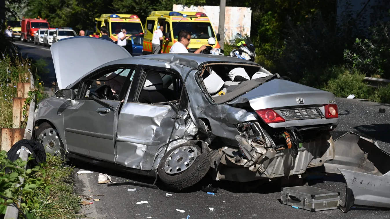 Tömegkarambol történt a Ferihegyi repülőtérre vezető úton
