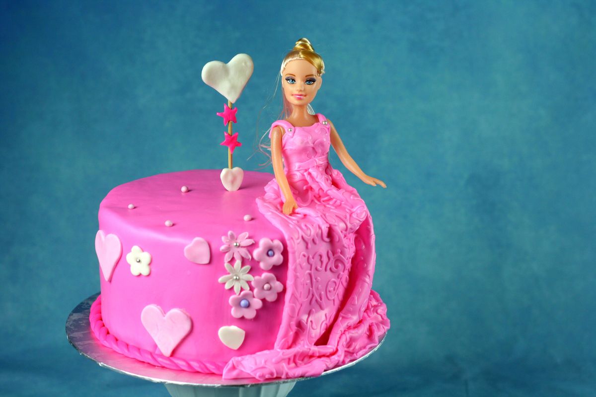 Sabah,,Malaysia,:,Girl,Doll,And,Pink,Cake,For,Birthday