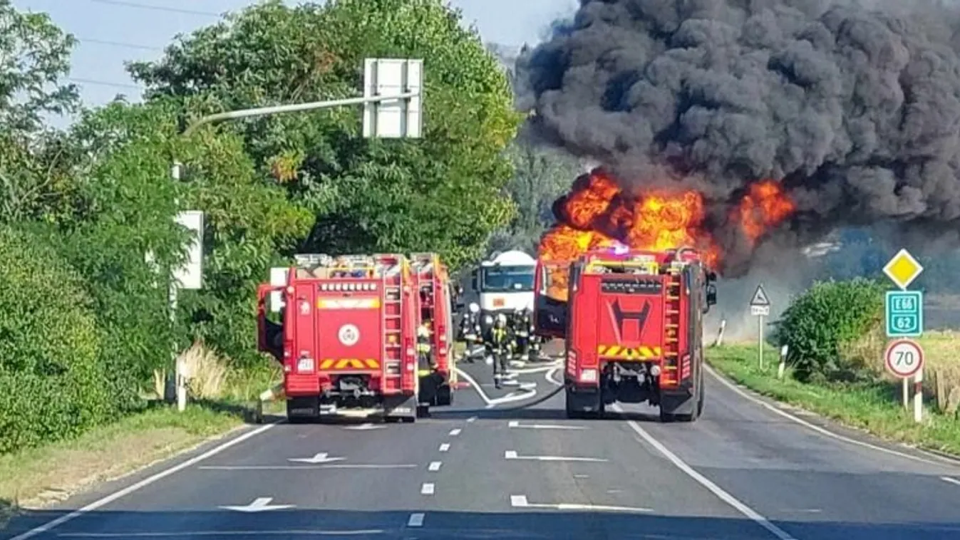 Óriási a tűz, teljes az útlezárás a 62-es főúton