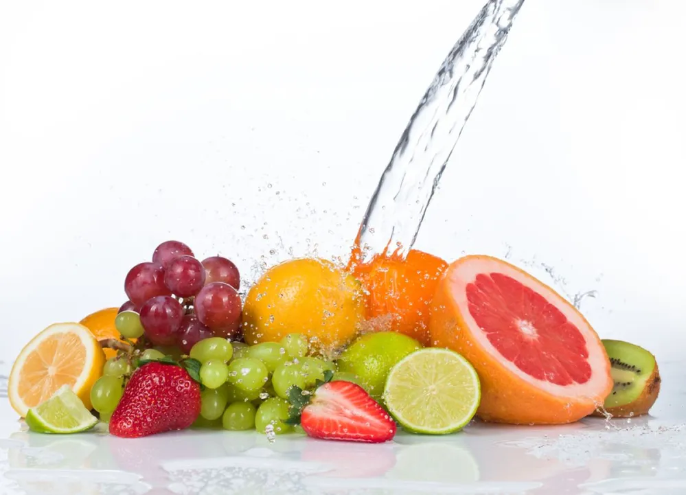 Fresh,Fruits,Falling,In,Water,Splash,,Isolated,On,White,Background