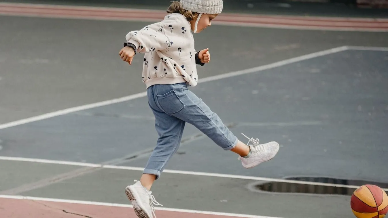 Baseball ütővel támadt egy férfi a labdázó gyerekekre