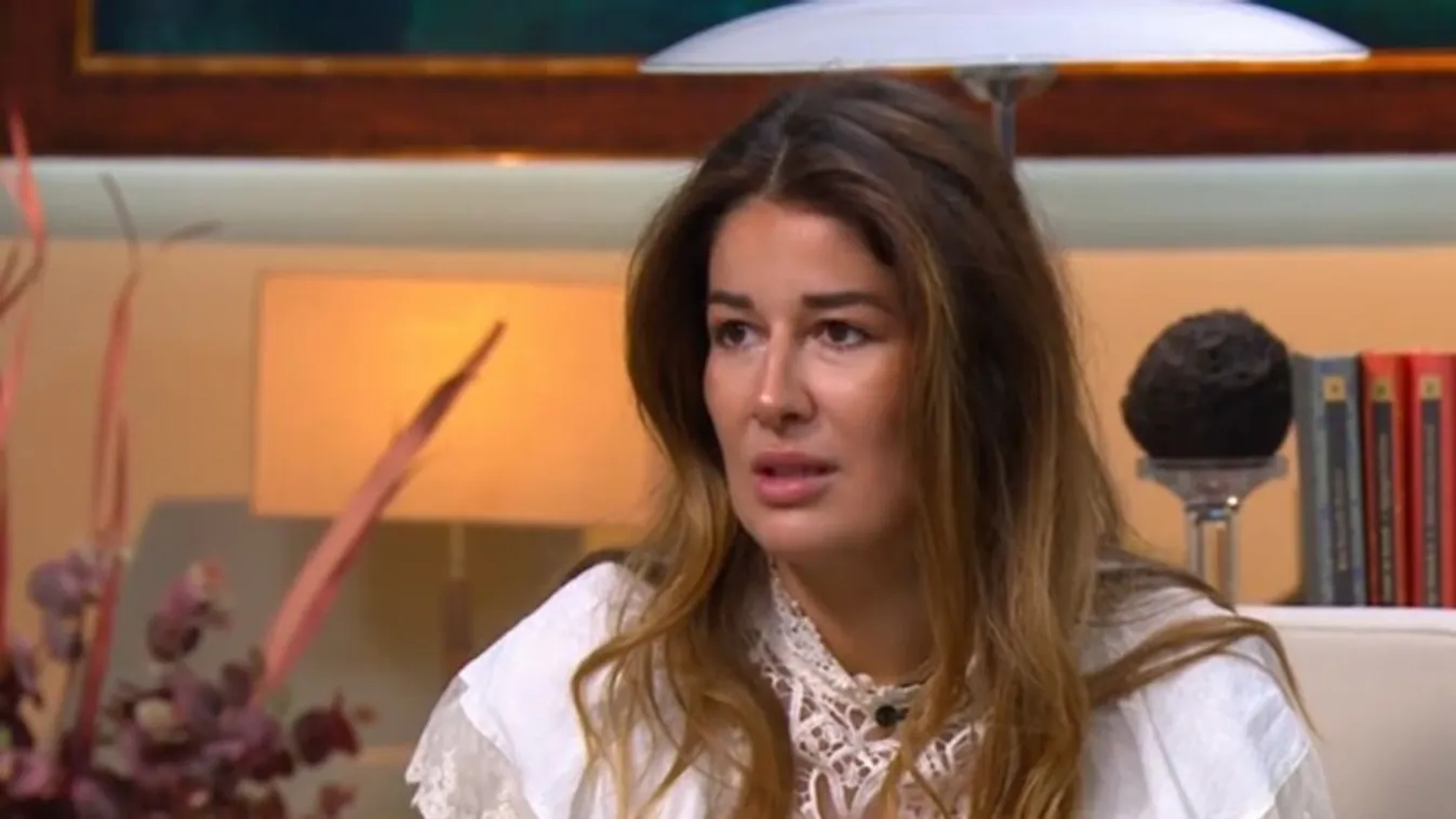 Szexi Baywatch-fürdőruhában mutogatta testét Singh Viki