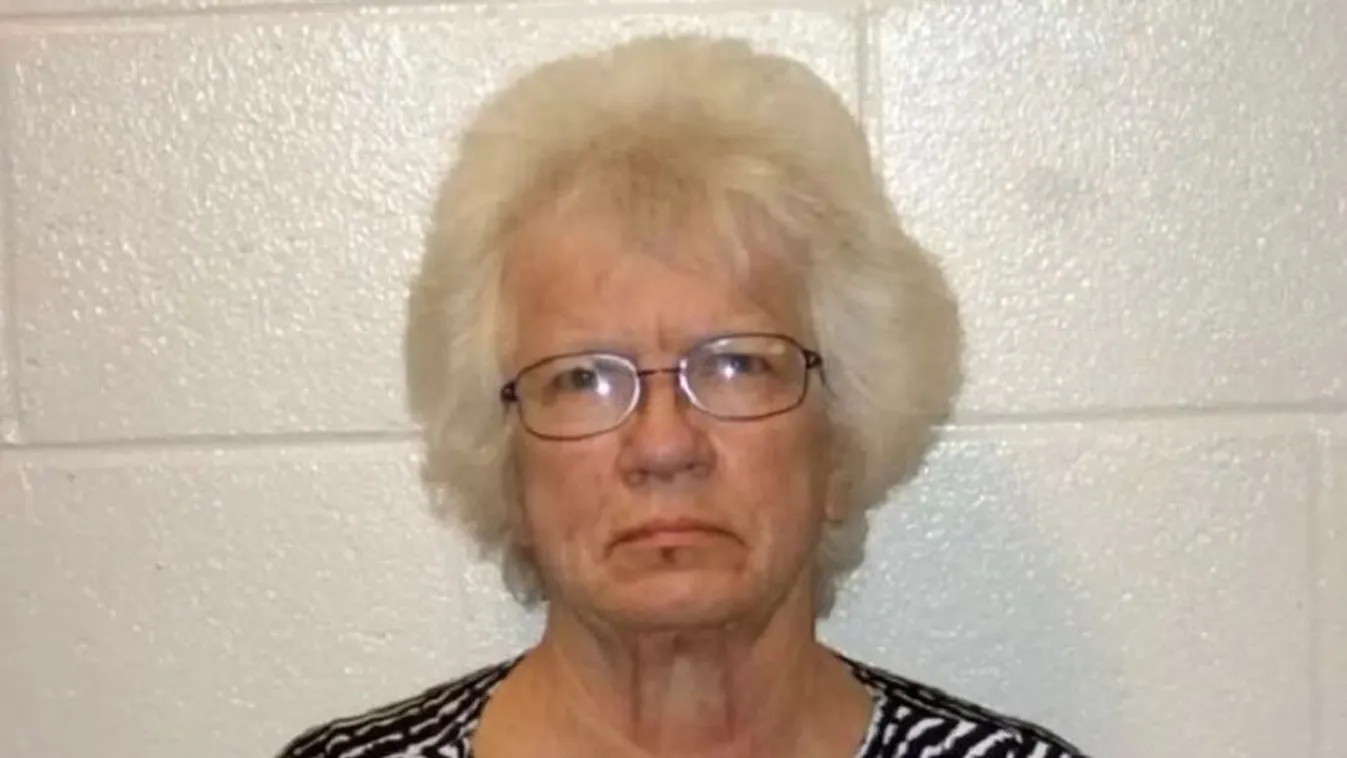 Undorító, amit ez a tanárnő a kiskorú diákjaival csinált