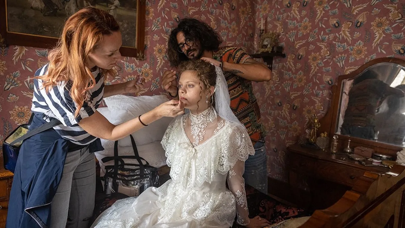 Beleshettünk a Majdnem menyasszony forgatására.